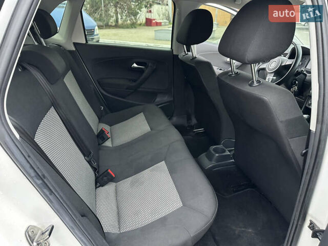 Белый Фольксваген Поло, объемом двигателя 1.39 л и пробегом 165 тыс. км за 6500 $, фото 8 на Automoto.ua