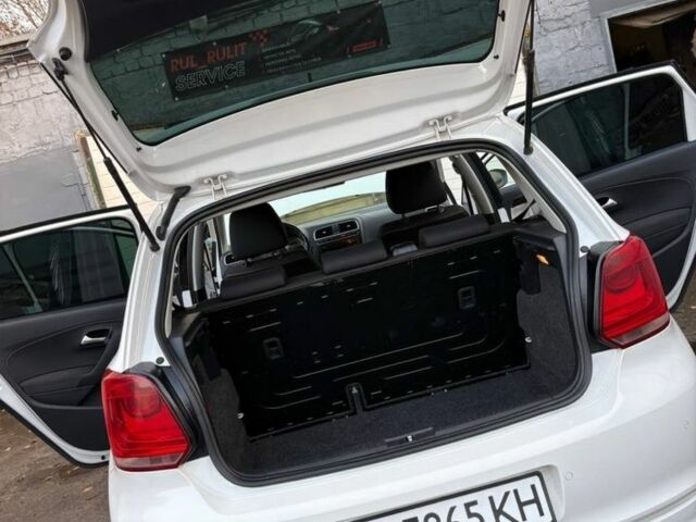 Білий Фольксваген Поло, об'ємом двигуна 1.2 л та пробігом 248 тис. км за 6500 $, фото 10 на Automoto.ua