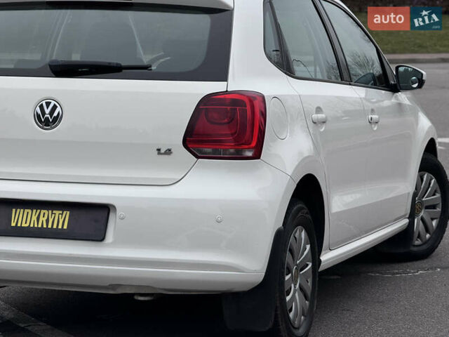 Білий Фольксваген Поло, об'ємом двигуна 1.39 л та пробігом 226 тис. км за 7350 $, фото 16 на Automoto.ua