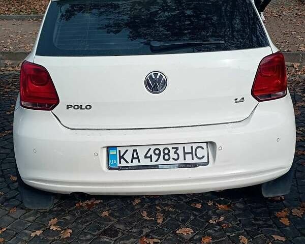 Білий Фольксваген Поло, об'ємом двигуна 1.39 л та пробігом 227 тис. км за 7000 $, фото 4 на Automoto.ua