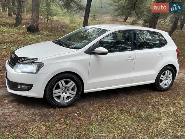 Белый Фольксваген Поло, объемом двигателя 1.2 л и пробегом 252 тыс. км за 5200 $, фото 2 на Automoto.ua