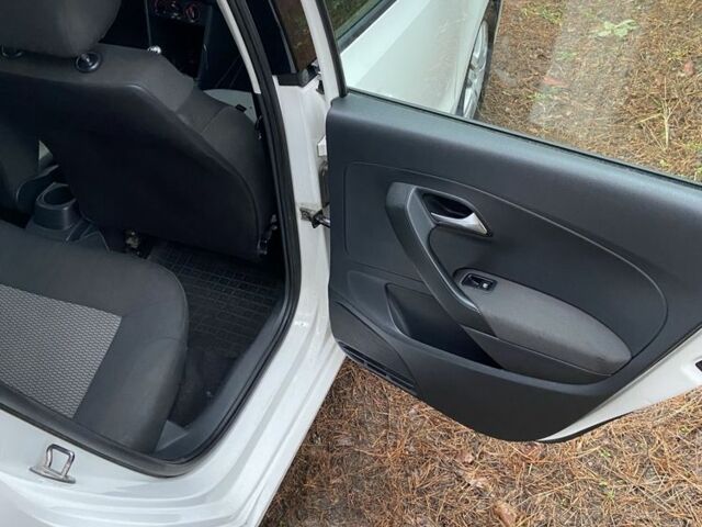 Білий Фольксваген Поло, об'ємом двигуна 1.2 л та пробігом 250 тис. км за 6200 $, фото 12 на Automoto.ua