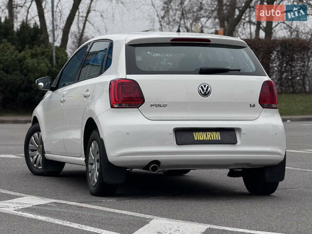 Білий Фольксваген Поло, об'ємом двигуна 1.39 л та пробігом 226 тис. км за 7350 $, фото 17 на Automoto.ua