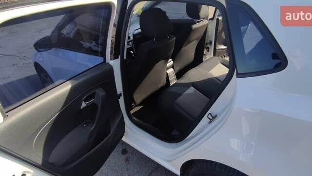 Білий Фольксваген Поло, об'ємом двигуна 1.39 л та пробігом 154 тис. км за 8200 $, фото 9 на Automoto.ua