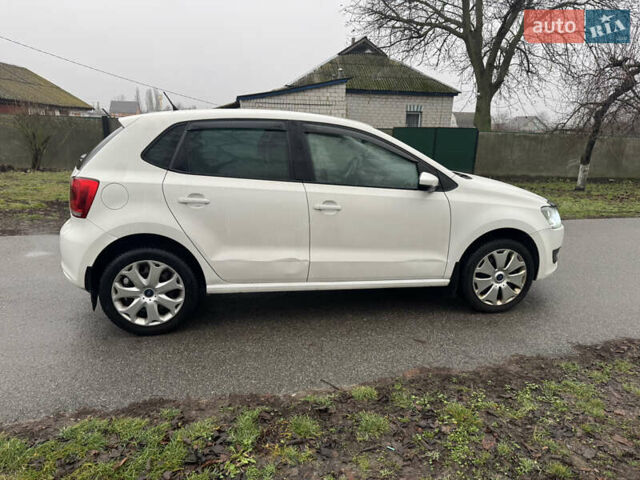 Белый Фольксваген Поло, объемом двигателя 1.6 л и пробегом 320 тыс. км за 6000 $, фото 6 на Automoto.ua