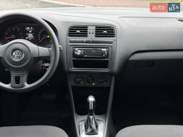 Білий Фольксваген Поло, об'ємом двигуна 1.39 л та пробігом 226 тис. км за 7350 $, фото 22 на Automoto.ua