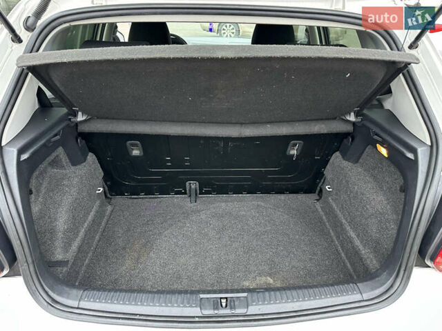 Белый Фольксваген Поло, объемом двигателя 1.39 л и пробегом 165 тыс. км за 6500 $, фото 7 на Automoto.ua