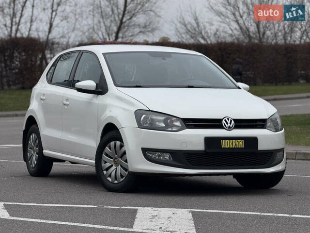 Білий Фольксваген Поло, об'ємом двигуна 1.39 л та пробігом 226 тис. км за 7350 $, фото 5 на Automoto.ua