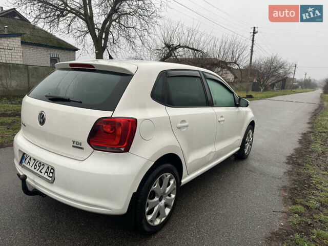 Белый Фольксваген Поло, объемом двигателя 1.6 л и пробегом 320 тыс. км за 6000 $, фото 5 на Automoto.ua