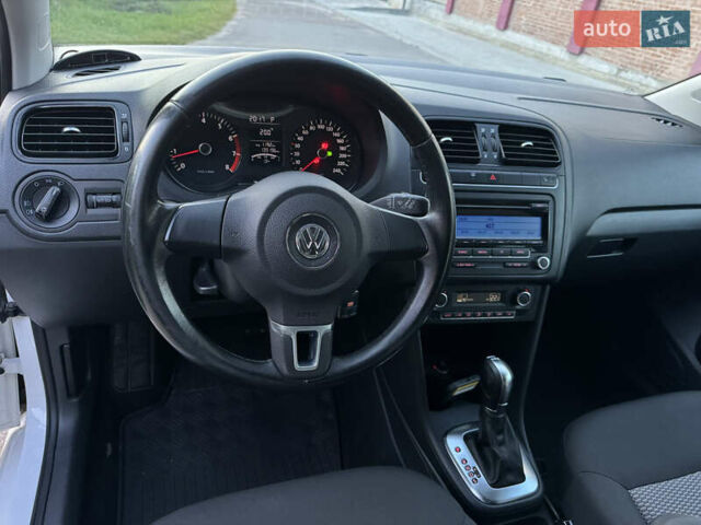 Білий Фольксваген Поло, об'ємом двигуна 1.39 л та пробігом 142 тис. км за 9000 $, фото 8 на Automoto.ua