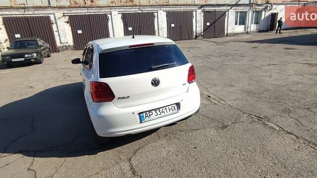Білий Фольксваген Поло, об'ємом двигуна 1.39 л та пробігом 154 тис. км за 8200 $, фото 2 на Automoto.ua