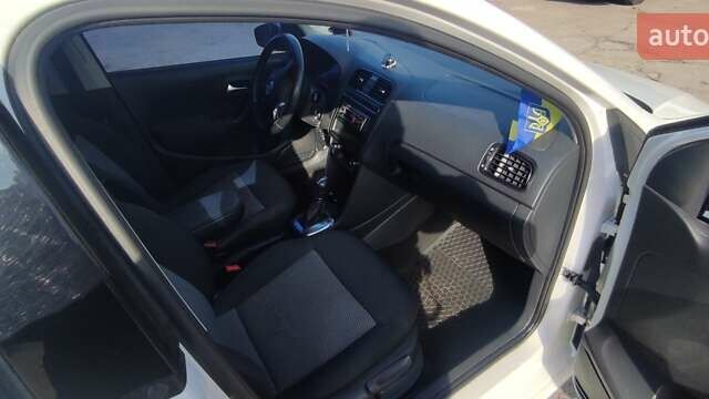 Білий Фольксваген Поло, об'ємом двигуна 1.39 л та пробігом 154 тис. км за 8200 $, фото 8 на Automoto.ua