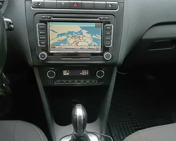 Білий Фольксваген Поло, об'ємом двигуна 1.39 л та пробігом 227 тис. км за 7000 $, фото 5 на Automoto.ua