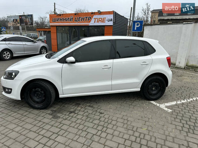 Белый Фольксваген Поло, объемом двигателя 1.39 л и пробегом 165 тыс. км за 6500 $, фото 1 на Automoto.ua