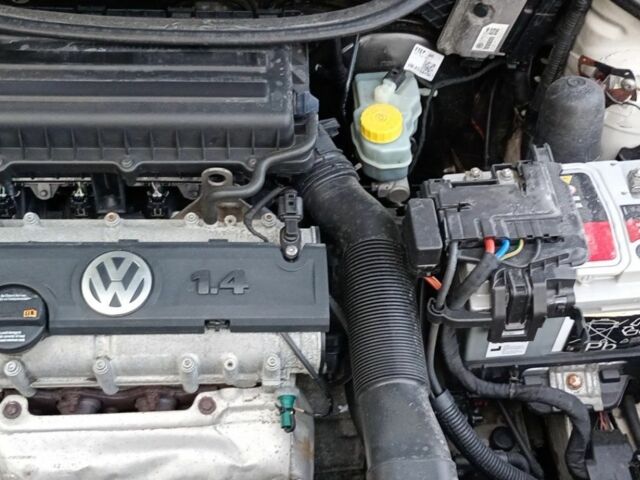 Білий Фольксваген Поло, об'ємом двигуна 1.4 л та пробігом 226 тис. км за 7000 $, фото 3 на Automoto.ua