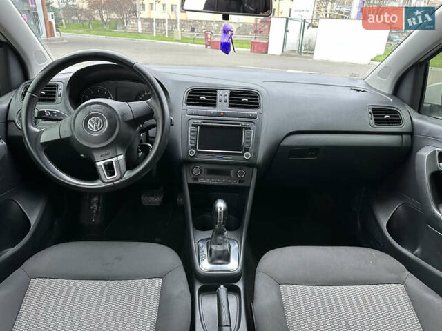 Белый Фольксваген Поло, объемом двигателя 1.39 л и пробегом 165 тыс. км за 6500 $, фото 5 на Automoto.ua