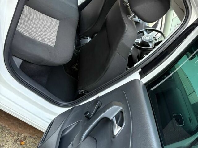 Білий Фольксваген Поло, об'ємом двигуна 1.2 л та пробігом 248 тис. км за 6500 $, фото 11 на Automoto.ua