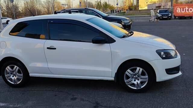 Білий Фольксваген Поло, об'ємом двигуна 1.2 л та пробігом 260 тис. км за 5500 $, фото 3 на Automoto.ua