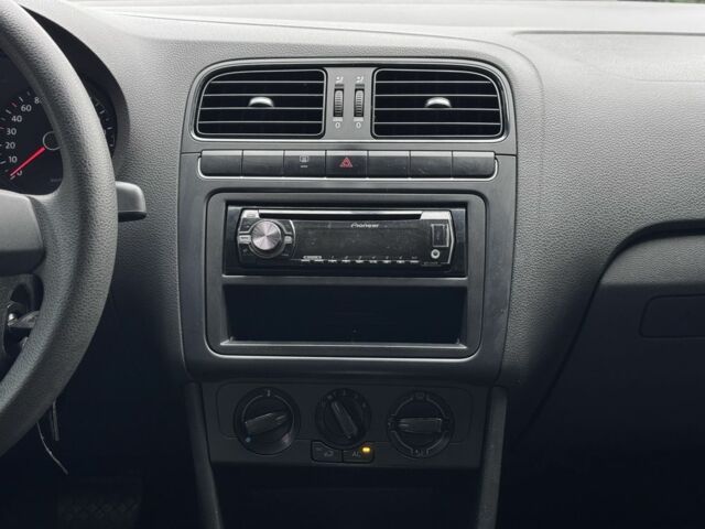 Белый Фольксваген Поло, объемом двигателя 1.4 л и пробегом 226 тыс. км за 7350 $, фото 15 на Automoto.ua