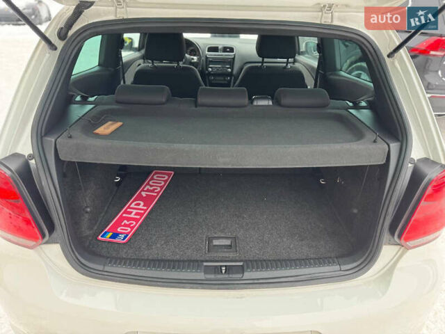 Белый Фольксваген Поло, объемом двигателя 1.4 л и пробегом 200 тыс. км за 7500 $, фото 15 на Automoto.ua