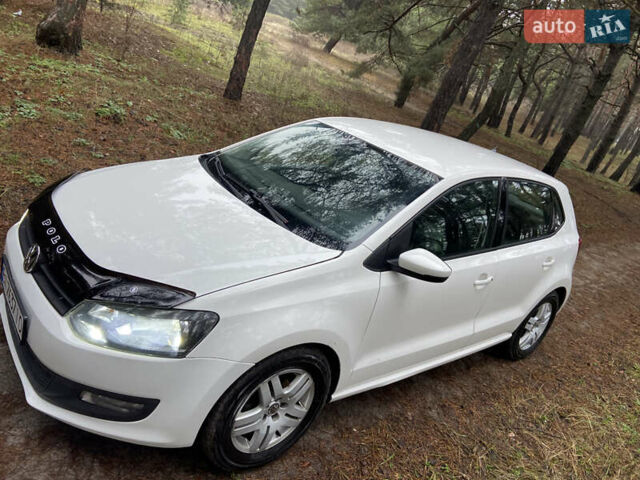 Белый Фольксваген Поло, объемом двигателя 1.2 л и пробегом 252 тыс. км за 5200 $, фото 3 на Automoto.ua