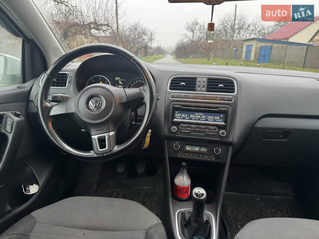Белый Фольксваген Поло, объемом двигателя 1.6 л и пробегом 320 тыс. км за 6000 $, фото 10 на Automoto.ua