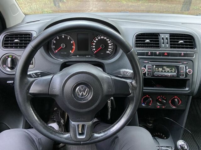 Білий Фольксваген Поло, об'ємом двигуна 1.2 л та пробігом 250 тис. км за 6200 $, фото 17 на Automoto.ua