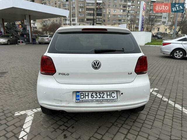 Белый Фольксваген Поло, объемом двигателя 1.39 л и пробегом 165 тыс. км за 6500 $, фото 2 на Automoto.ua