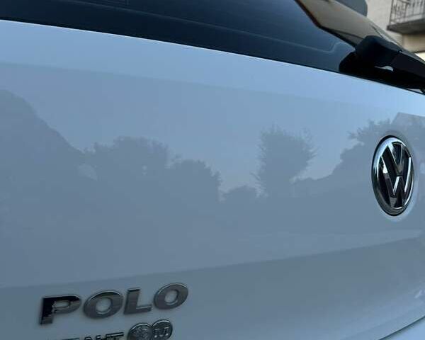 Білий Фольксваген Поло, об'ємом двигуна 1.39 л та пробігом 142 тис. км за 9000 $, фото 4 на Automoto.ua