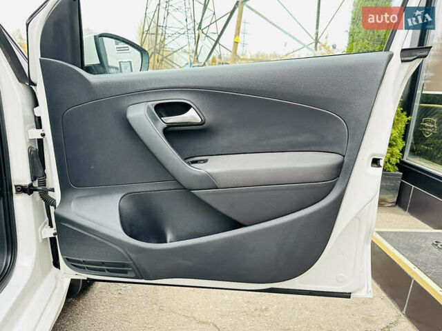 Белый Фольксваген Поло, объемом двигателя 1.4 л и пробегом 176 тыс. км за 7900 $, фото 24 на Automoto.ua