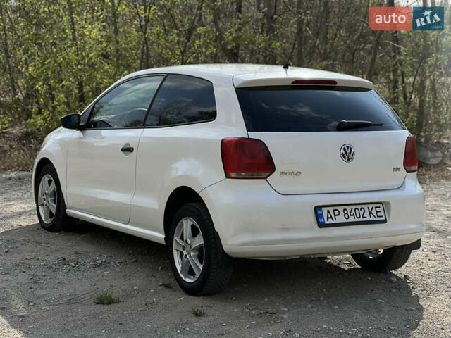 Белый Фольксваген Поло, объемом двигателя 1.2 л и пробегом 170 тыс. км за 4699 $, фото 7 на Automoto.ua