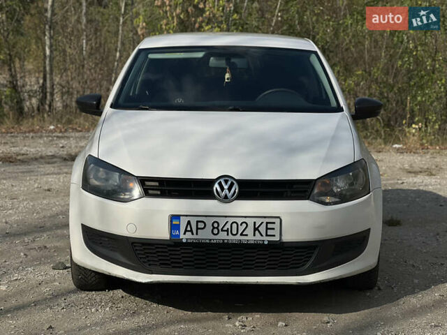 Белый Фольксваген Поло, объемом двигателя 1.2 л и пробегом 170 тыс. км за 4699 $, фото 3 на Automoto.ua