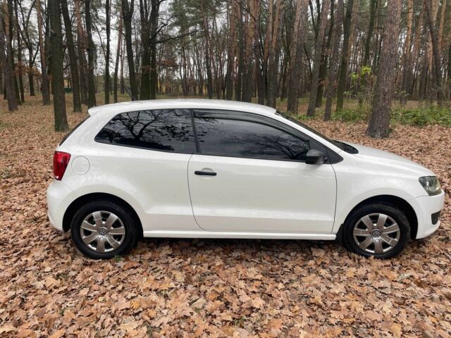 Белый Фольксваген Поло, объемом двигателя 1.2 л и пробегом 243 тыс. км за 5700 $, фото 6 на Automoto.ua