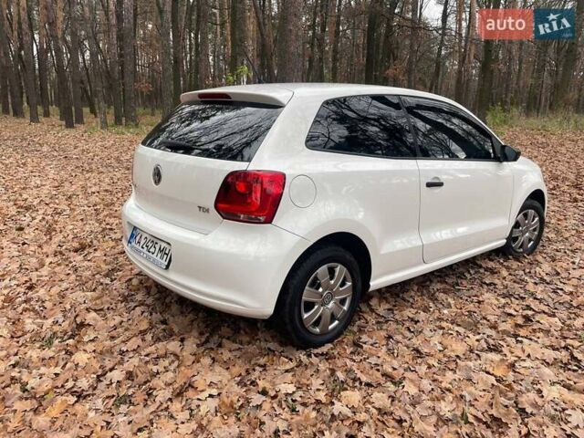 Белый Фольксваген Поло, объемом двигателя 1.2 л и пробегом 243 тыс. км за 5700 $, фото 5 на Automoto.ua