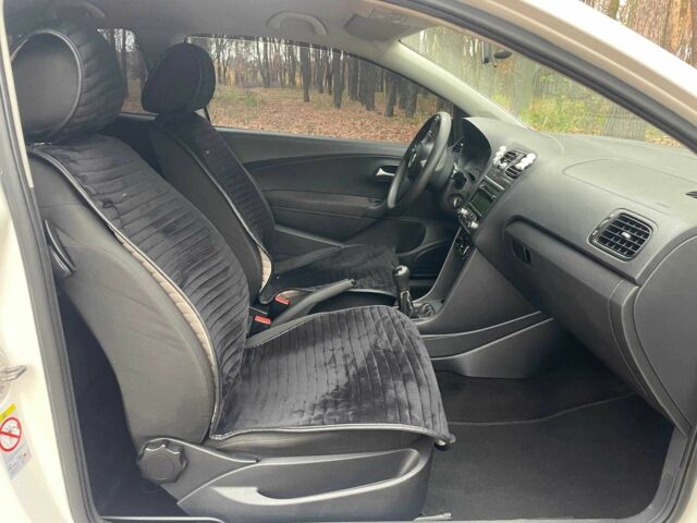 Белый Фольксваген Поло, объемом двигателя 1.2 л и пробегом 243 тыс. км за 5700 $, фото 14 на Automoto.ua