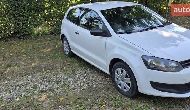 Белый Фольксваген Поло, объемом двигателя 1.2 л и пробегом 232 тыс. км за 7000 $, фото 13 на Automoto.ua