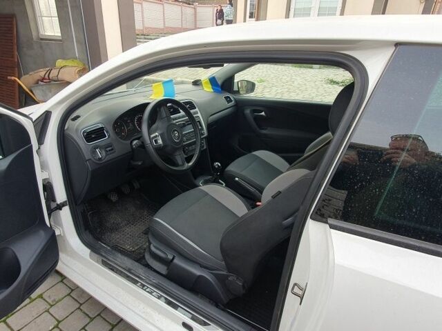 Білий Фольксваген Поло, об'ємом двигуна 1.6 л та пробігом 1 тис. км за 7000 $, фото 5 на Automoto.ua