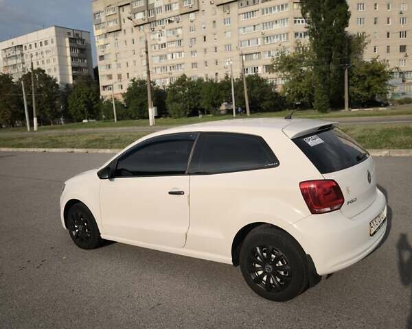 Белый Фольксваген Поло, объемом двигателя 1.2 л и пробегом 103 тыс. км за 5700 $, фото 5 на Automoto.ua