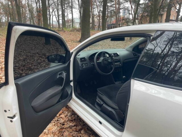 Белый Фольксваген Поло, объемом двигателя 1.2 л и пробегом 243 тыс. км за 5700 $, фото 9 на Automoto.ua