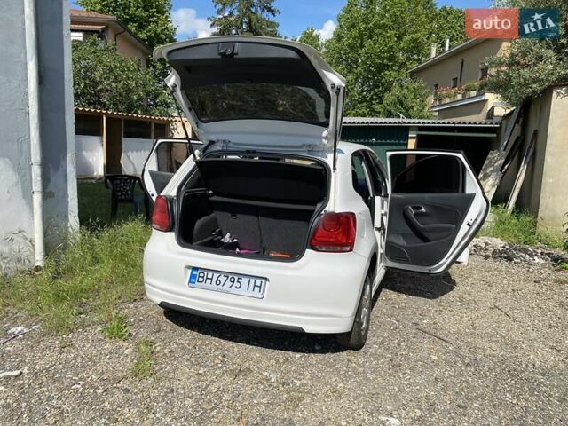 Белый Фольксваген Поло, объемом двигателя 1.2 л и пробегом 170 тыс. км за 6700 $, фото 1 на Automoto.ua