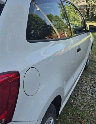 Белый Фольксваген Поло, объемом двигателя 1.2 л и пробегом 232 тыс. км за 7000 $, фото 16 на Automoto.ua