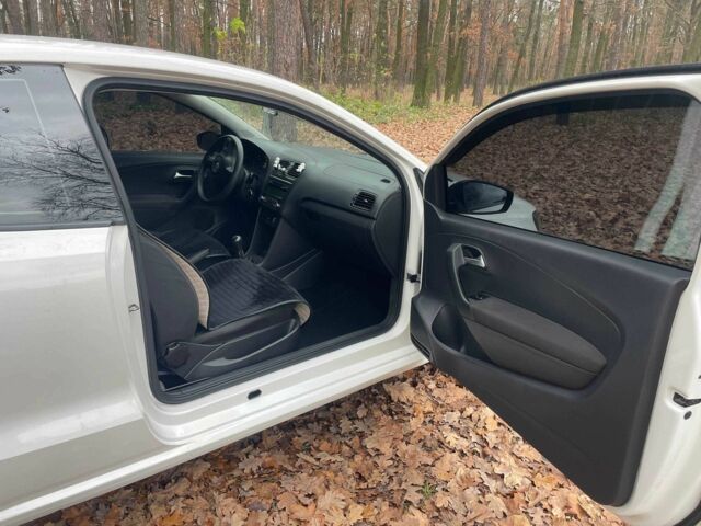 Белый Фольксваген Поло, объемом двигателя 1.2 л и пробегом 243 тыс. км за 5700 $, фото 13 на Automoto.ua