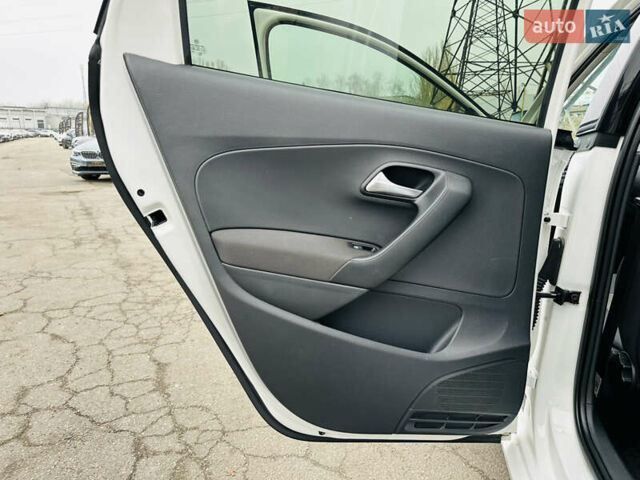 Белый Фольксваген Поло, объемом двигателя 1.4 л и пробегом 176 тыс. км за 7900 $, фото 16 на Automoto.ua