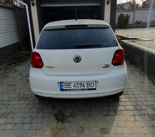 Білий Фольксваген Поло, об'ємом двигуна 1.6 л та пробігом 1 тис. км за 7000 $, фото 6 на Automoto.ua