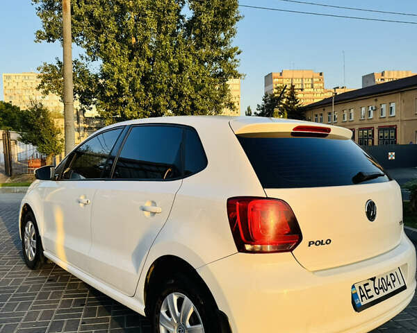 Белый Фольксваген Поло, объемом двигателя 1.2 л и пробегом 170 тыс. км за 6300 $, фото 6 на Automoto.ua