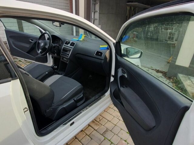 Білий Фольксваген Поло, об'ємом двигуна 1.6 л та пробігом 1 тис. км за 7000 $, фото 3 на Automoto.ua