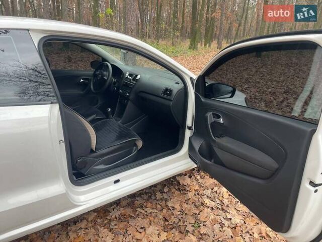 Белый Фольксваген Поло, объемом двигателя 1.2 л и пробегом 243 тыс. км за 5700 $, фото 13 на Automoto.ua