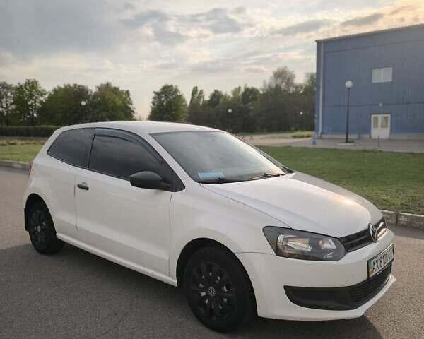 Белый Фольксваген Поло, объемом двигателя 1.2 л и пробегом 103 тыс. км за 5700 $, фото 2 на Automoto.ua