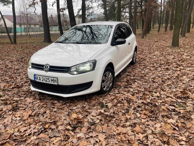 Белый Фольксваген Поло, объемом двигателя 1.2 л и пробегом 243 тыс. км за 5700 $, фото 1 на Automoto.ua