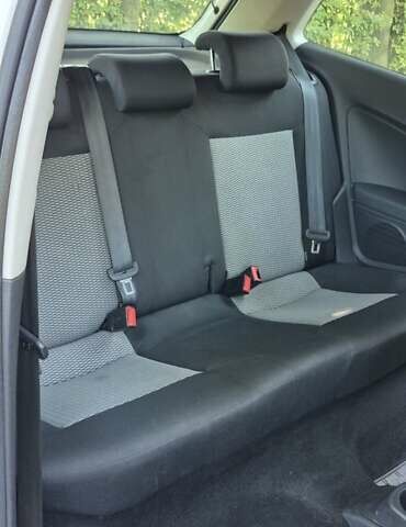 Белый Фольксваген Поло, объемом двигателя 1.2 л и пробегом 232 тыс. км за 7000 $, фото 5 на Automoto.ua